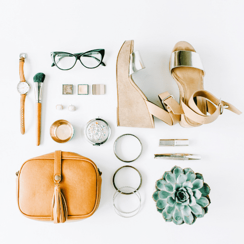 Safi Marketplace offers a range of accessories against a backdrop of a white background, including a bag, glasses, sunglasses, and more.